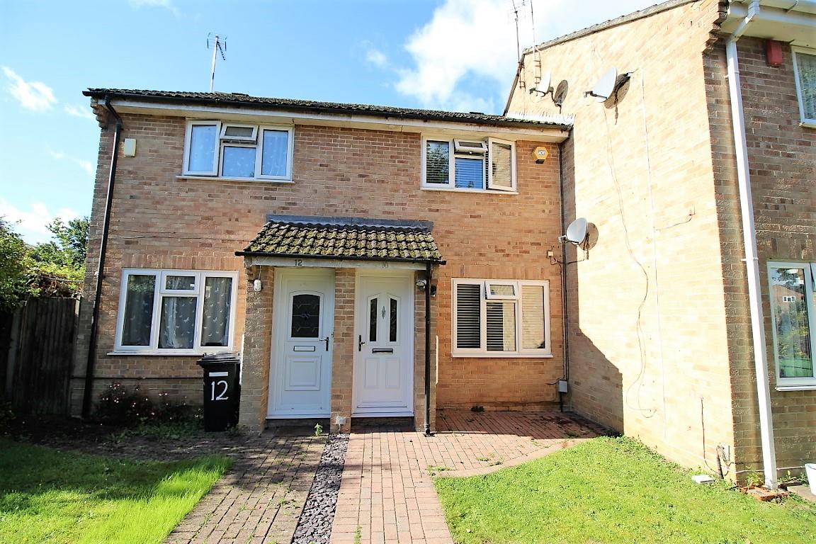 2 bed property in Warbreck Drive, Reading